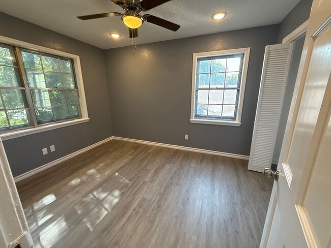 Building Photo - SOUTH 17TH DUPLEX