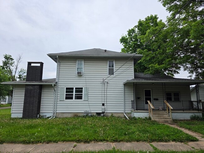Building Photo - 1003 Bluff St
