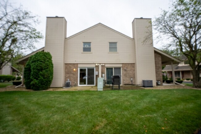 Foto del edificio - 9330 Waterford Ln