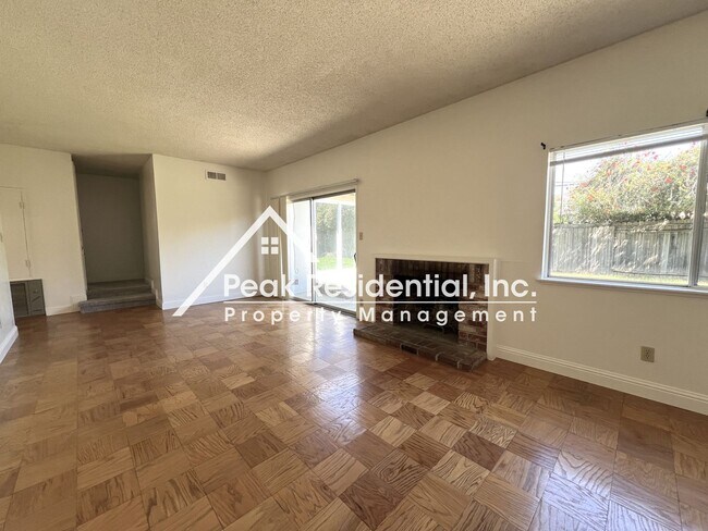 Foto del edificio - Wonderful 4bd/2ba Sacramento Home-Must See!