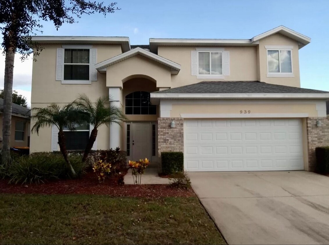 Primary Photo - 7 bedroom Pool house in the quiet Crystal ...