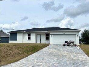 Building Photo - 2718 Helen Pl