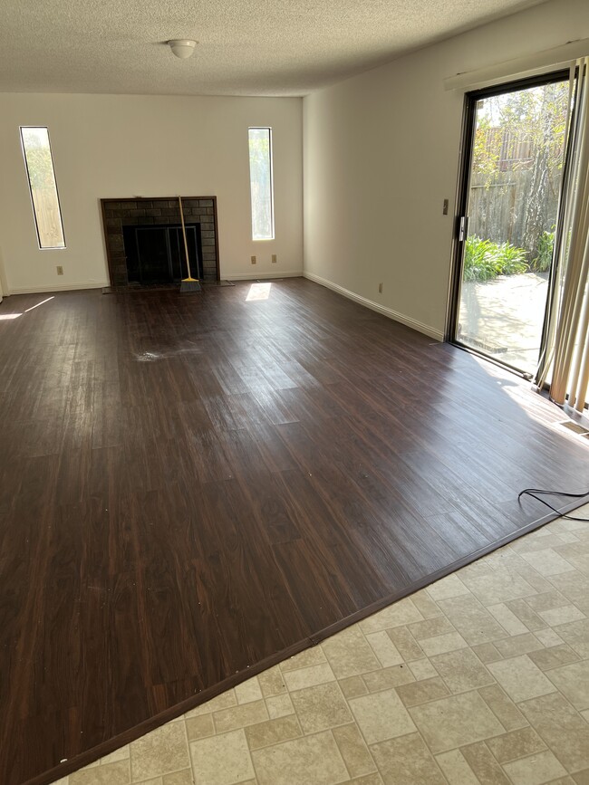 Building Photo - 5545 Christine Ct