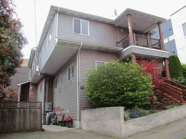 Frente de la propiedad - 2617 E Thomas St