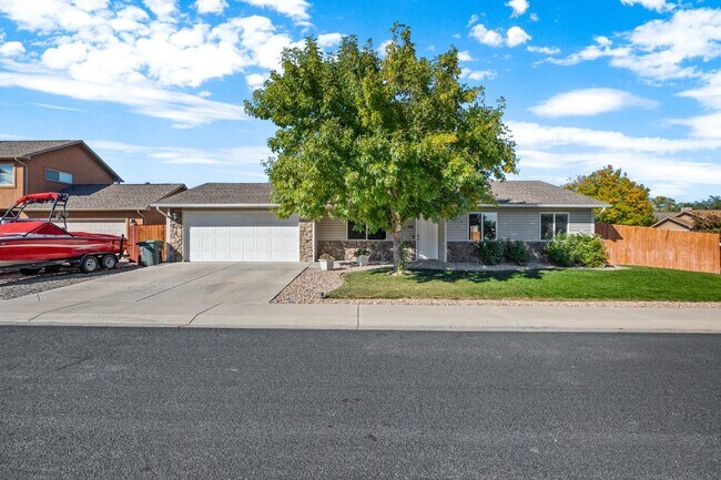 Foto del edificio - 2952 Red Cloud Ln