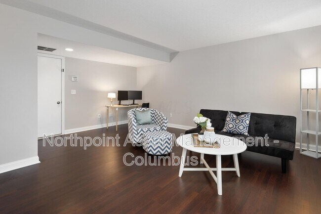 Foto del edificio - 5893 Canyon Creek Dr