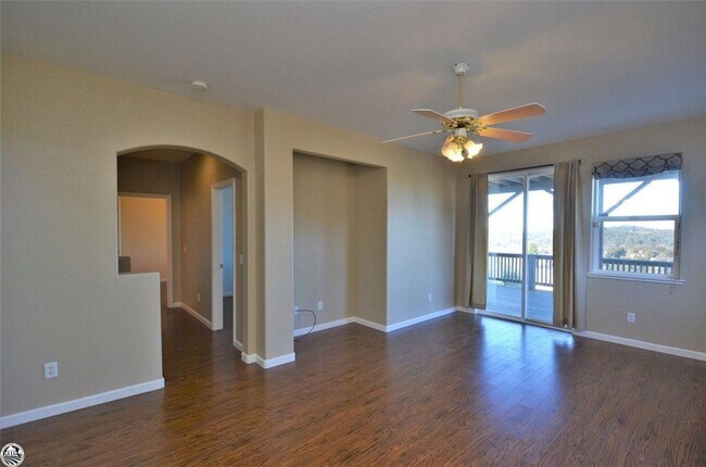 Building Photo - Gorgeous Views from the Morning Star Subdi...