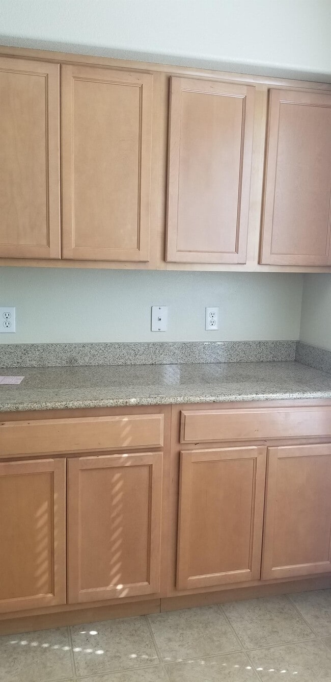 Building Photo - 5481 Tares Cir