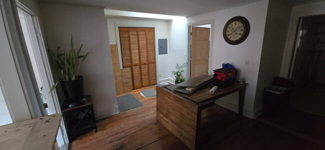 Building Photo - 15 Friendship Rd