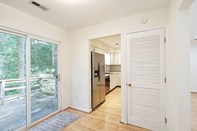 Foto del edificio - 430 Wynridge Dr