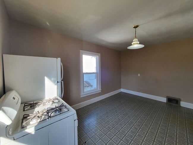 Building Photo - 3914-3916 2nd Avenue