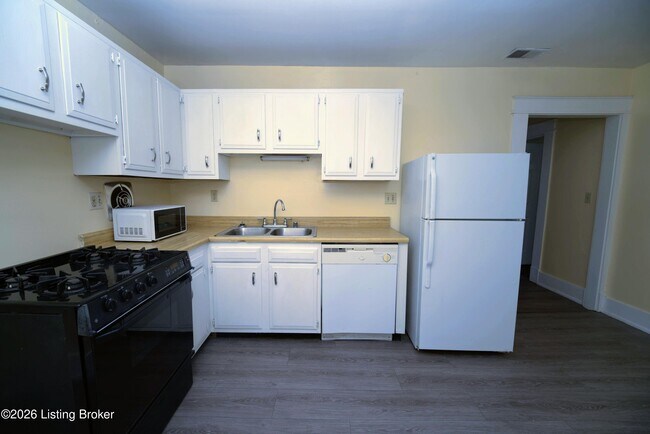 Foto del edificio - 226 W Burnett Ave