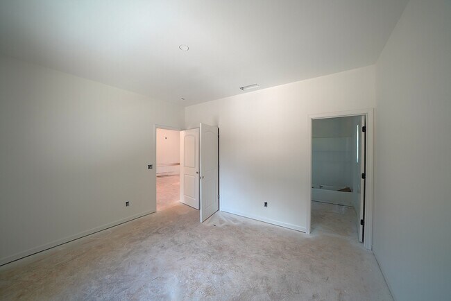 Foto del edificio - 400 Henson Cir