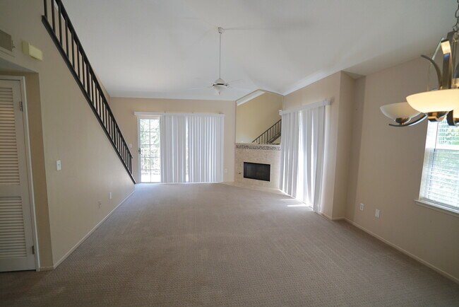 Foto del edificio - Siena Villas Valencia 2-Bedroom + Loft Con...