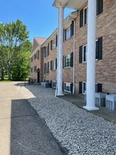 Building Photo - 1101 W Maple St NW