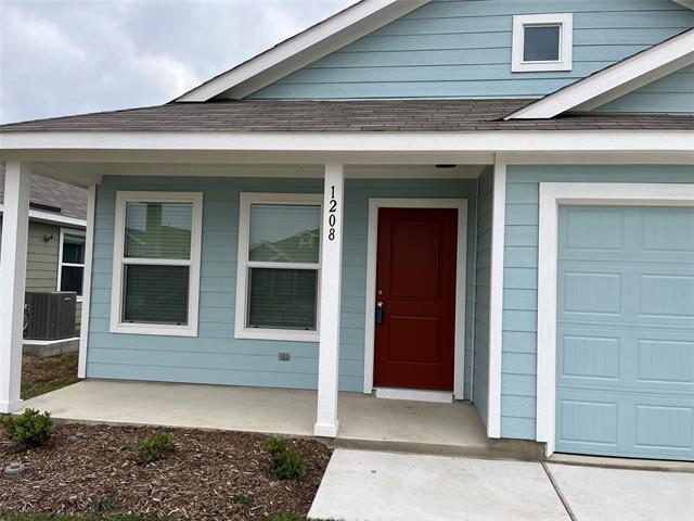 Building Photo - 1208 Ashwood Dr