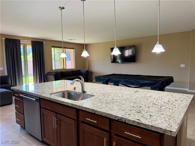 Building Photo - 6298 Starflare St