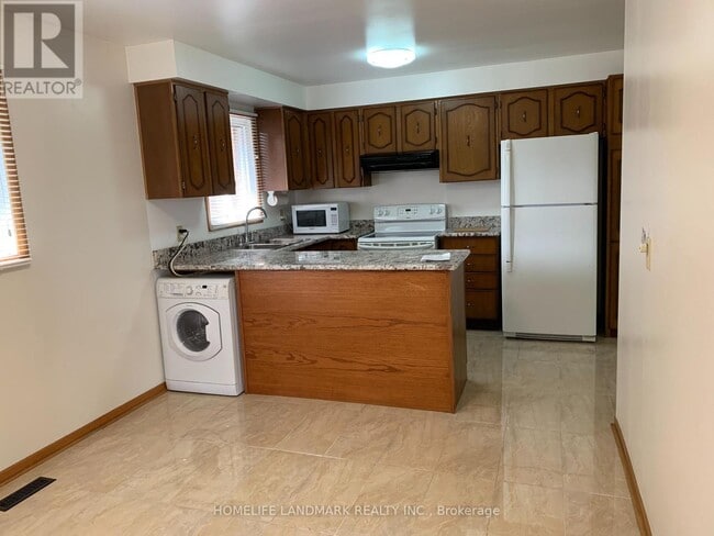 Photo du bâtiment - 96 Bay Hill Dr