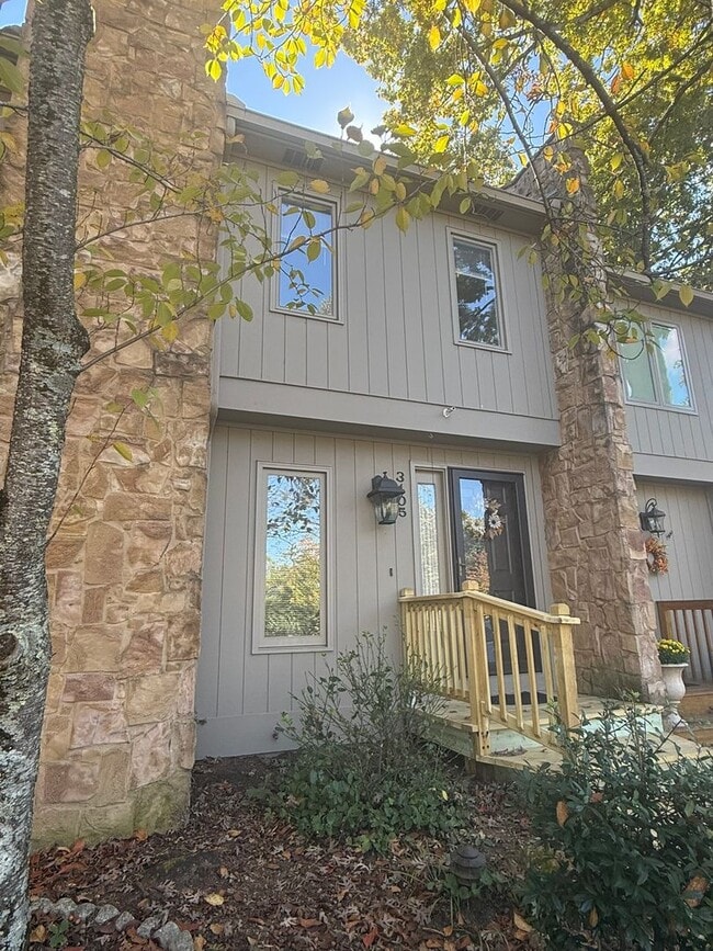 Building Photo - 3405 Londonderry Ct