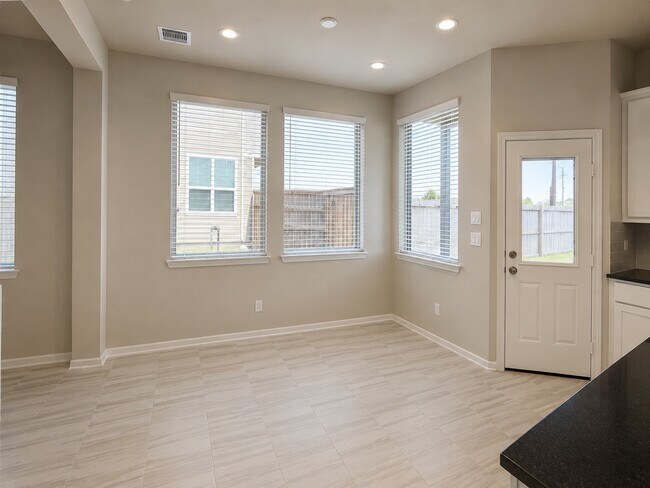 Building Photo - 5255 Pr Ter Ln