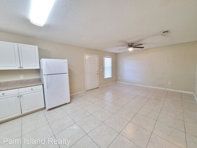 Building Photo - 3 br, 1 bath House - 7820 Irving Ave