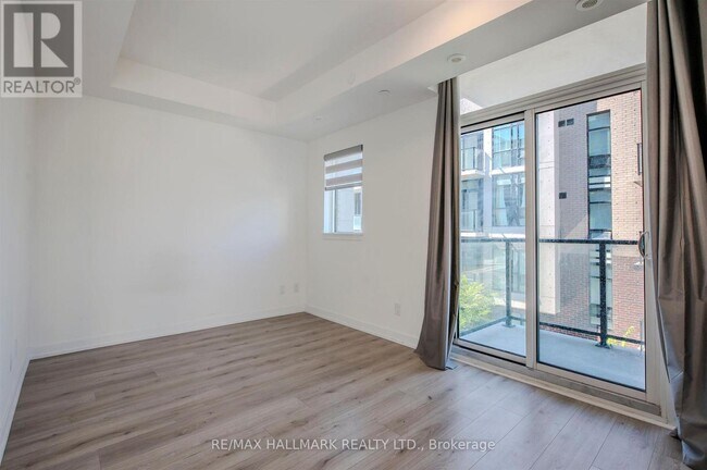 Photo du bâtiment - 4TH FLOOR - 34-851 SHEPPARD AVENUE W