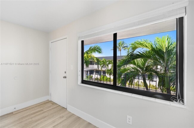 Foto del edificio - 1310 W 29th St