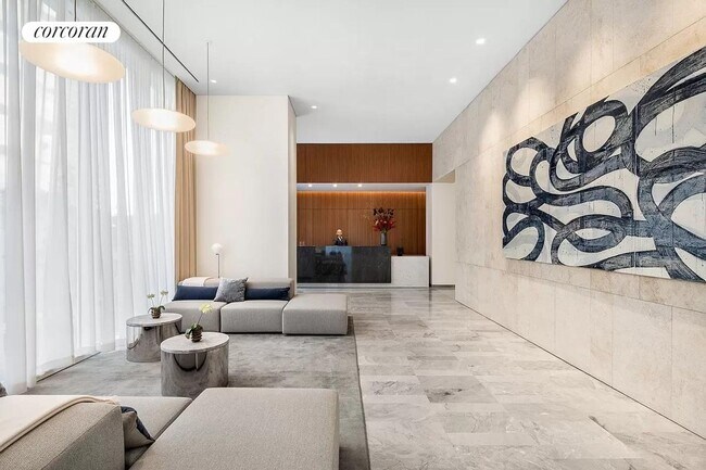 Building Photo - 675 W 59th St