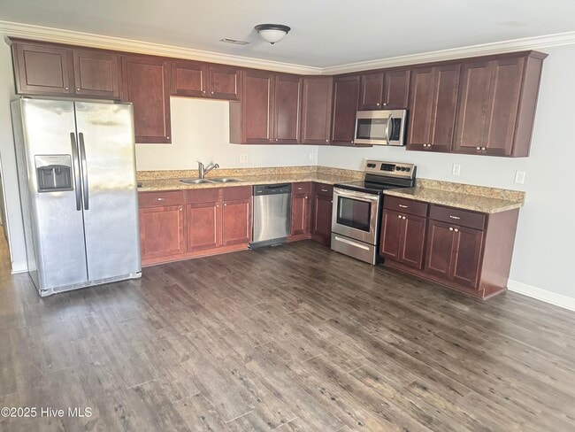 Building Photo - 2232 Brookville Dr
