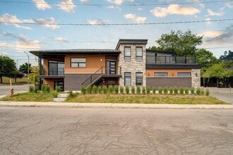 Building Photo - 7 Rue Mutchmore