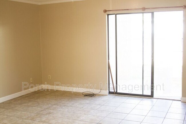 Building Photo - 7250 Hilburn Rd