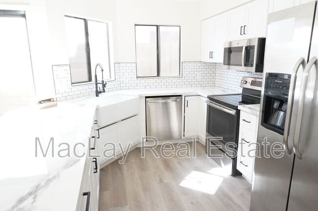 Foto del edificio - 4024 E Hiddenview Dr