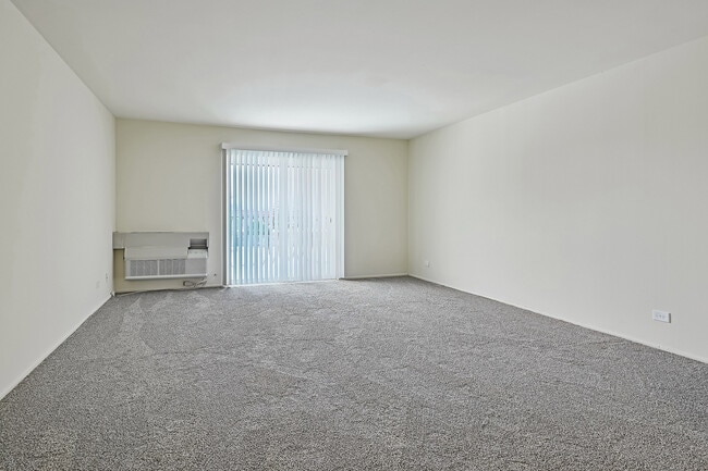 Building Photo - ReNew Lake Arlington