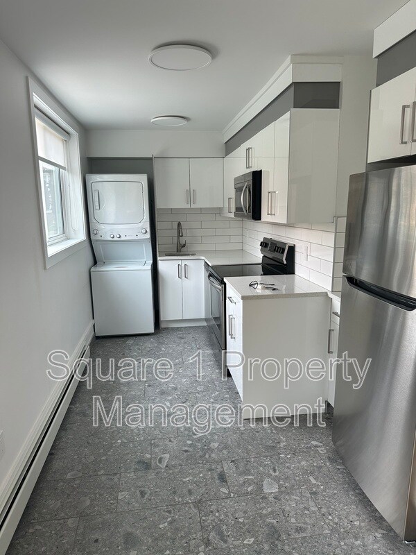 Building Photo - 8550-8582 82 Ave NW