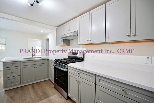 Building Photo - 226 D St