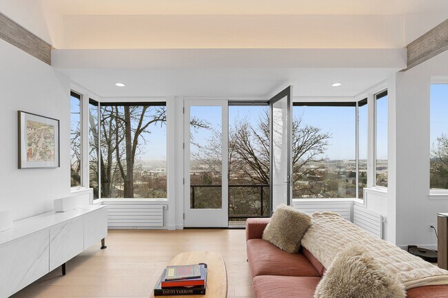 Foto del edificio - 2831 NW Cornell Rd