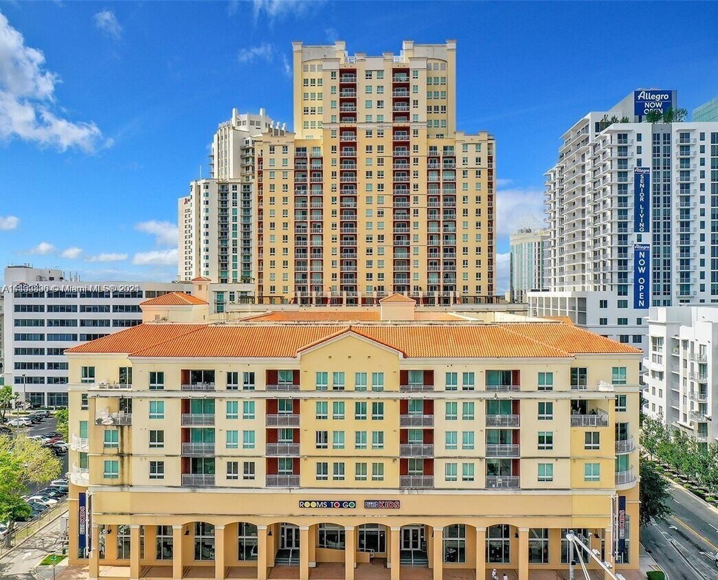 Foto principal - 7355 SW 89th St