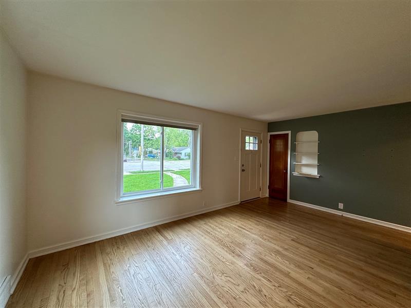 Primary Photo - Beautiful 2 Bedroom Apartment in Milwaukee