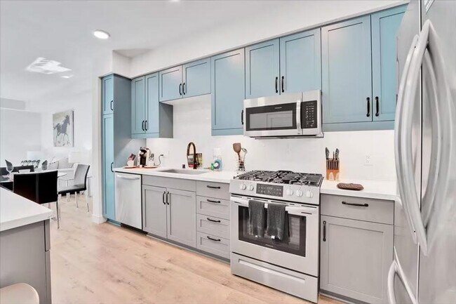 Foto del edificio - 635 Robinson Ave