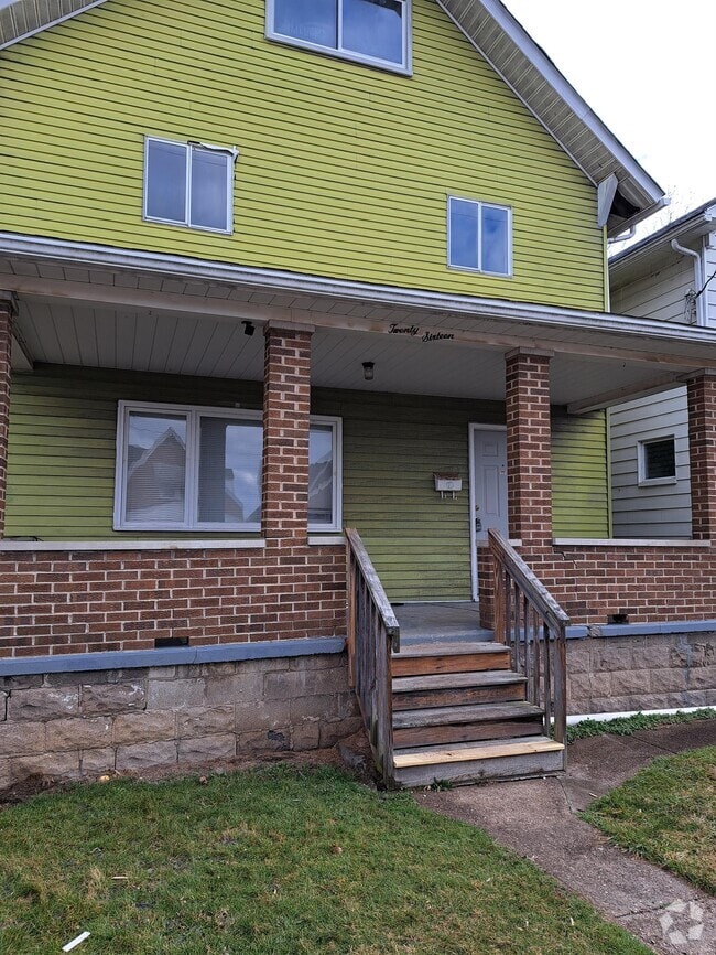 Building Photo - 2016 Victoria Ave