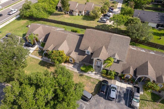 Foto del edificio - 3135 Enclave Ct