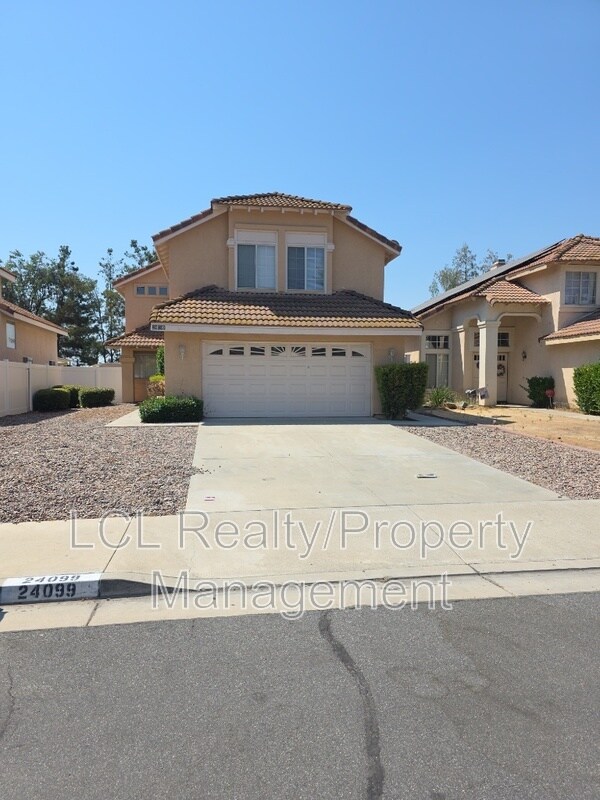 Foto principal - 24099 Golden Pheasant Ln