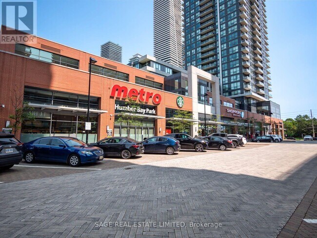 Photo du bâtiment - 2220 Lake Shore Blvd W