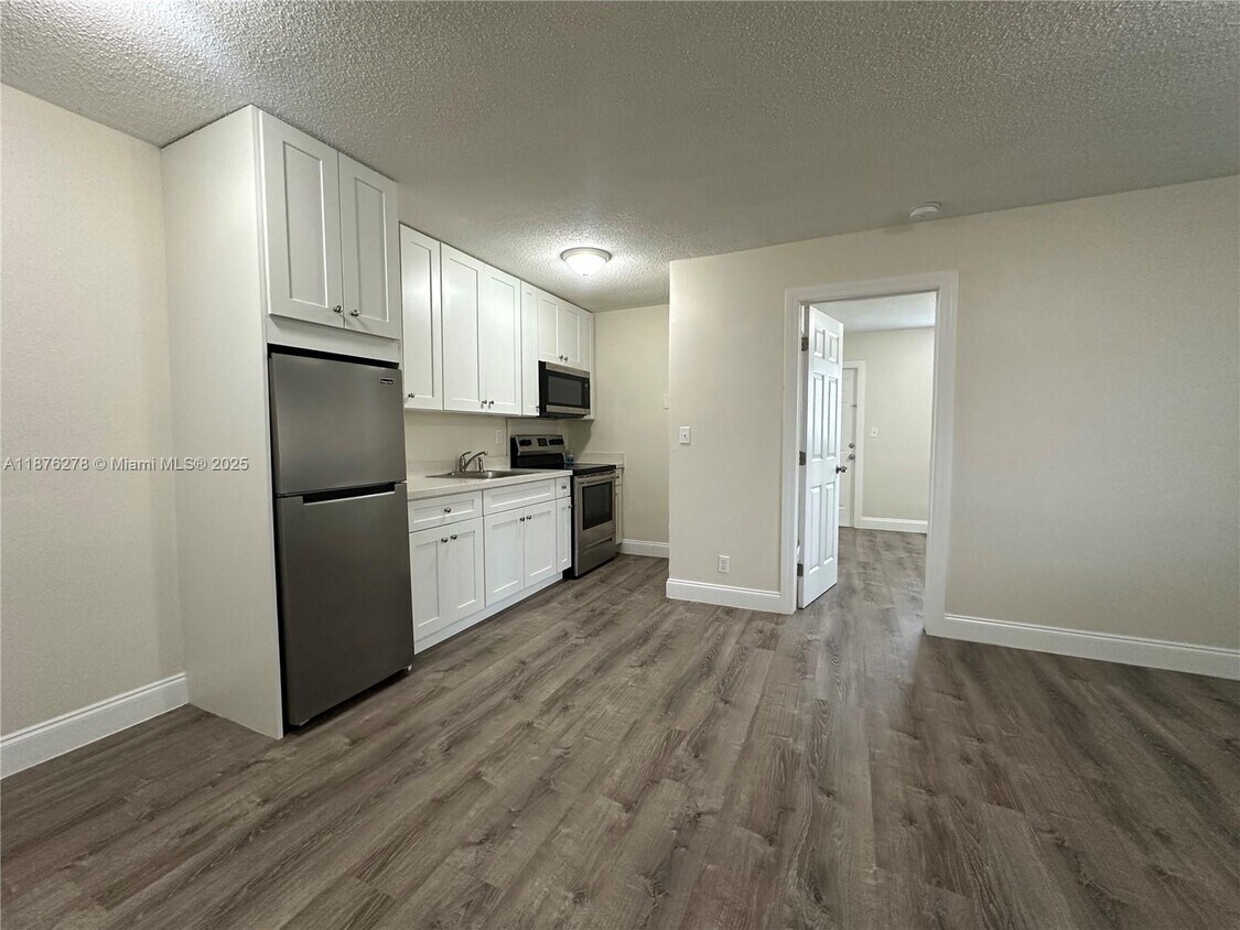 Foto principal - 5901 NE 18th Ave