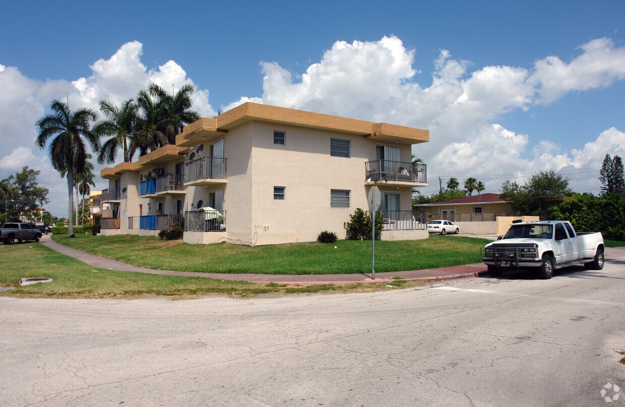 Foto del edificio - 7218 Trouville Esplanade