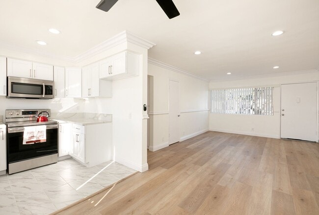 Building Photo - 10839 Morrison St