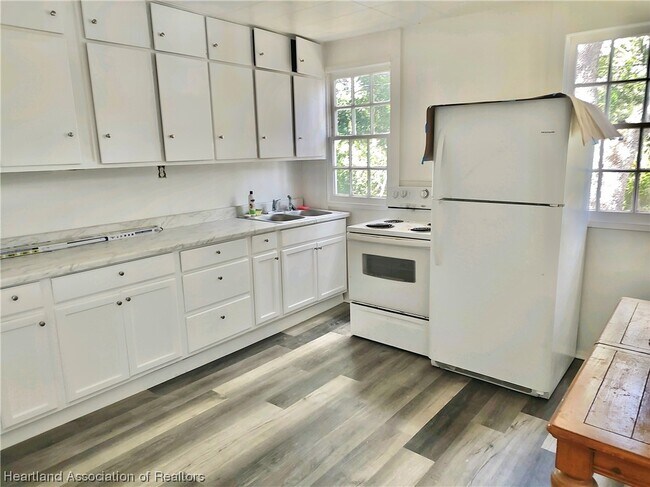 Foto del edificio - 4812 4th St