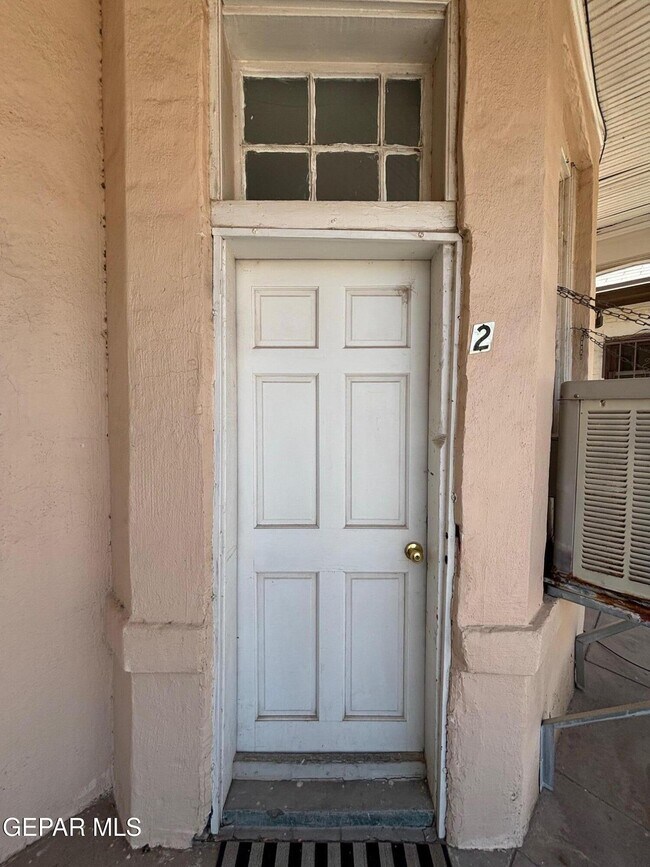 Building Photo - 813 N Virginia St