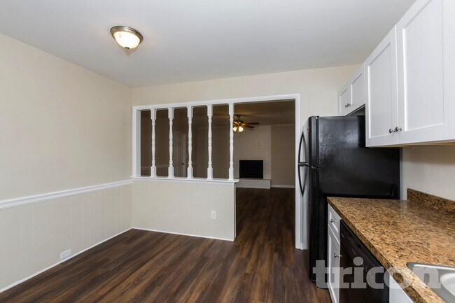 Foto del edificio - 711 Vickery Dr