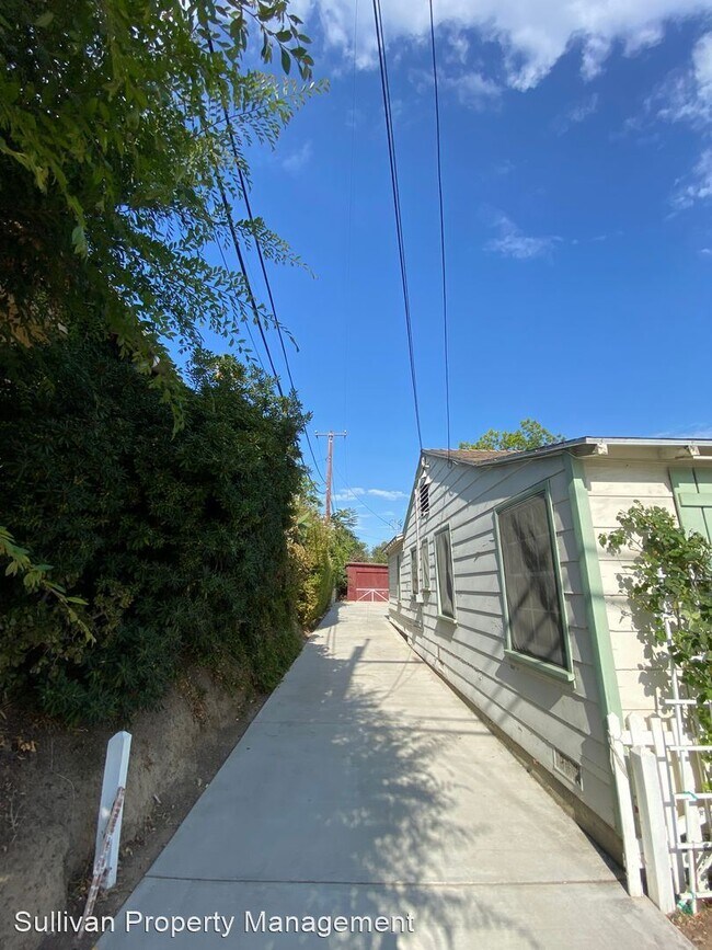 Foto del edificio - 3 br, 2.5 bath House - 620 N. Woods Ave.